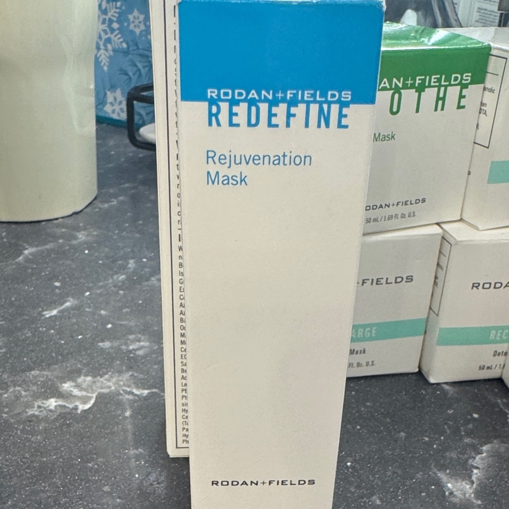 Rodan + Fields Redefine Rejuvenation Mask - Blue and White